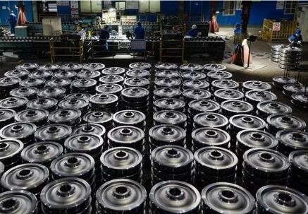 Koła stalowe ciężkoobciążone z konstrukcją stalową poddaną obróbce cieplnej Idealne do obsługi ciężkich ładunków i transportu przemysłowego